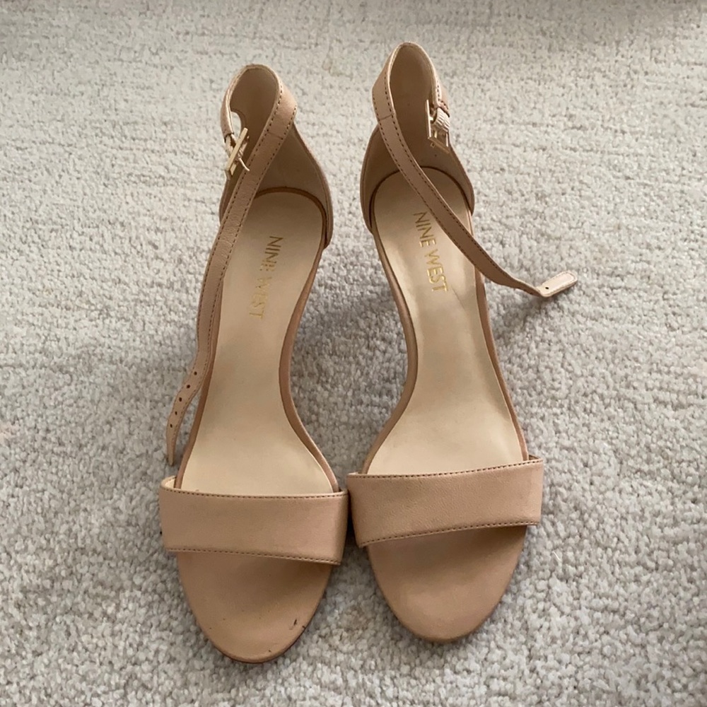 Nine West women’s tan heels
